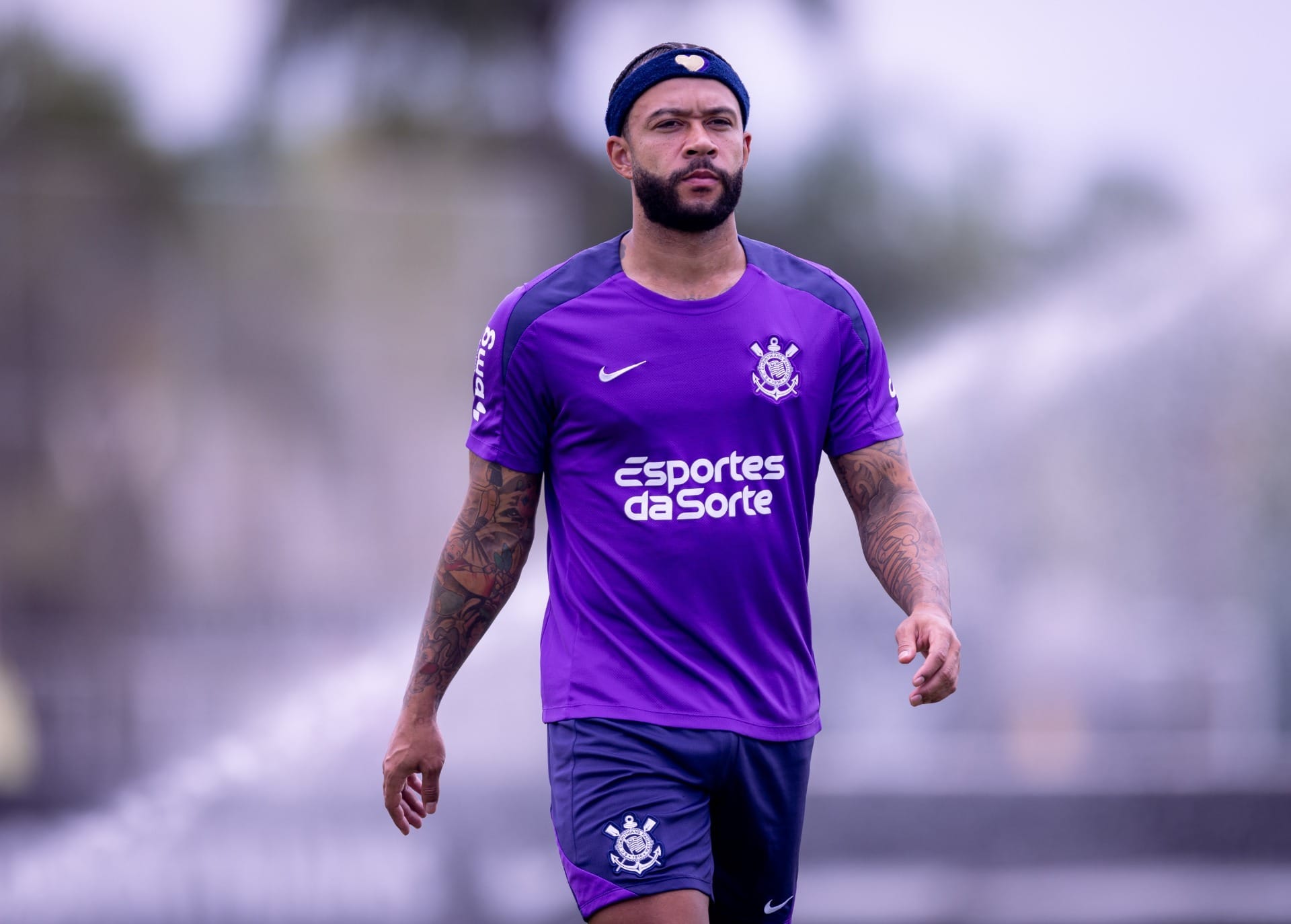 Corinthians desiste de renovação de contrato com Memphis Depay