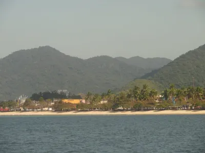 Homem é encontrado boiando e morre na Praia do Iperoig, em Ubatuba