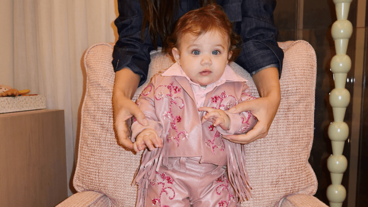 Zuza, filha de Rafa Kalimann, completa 7 meses