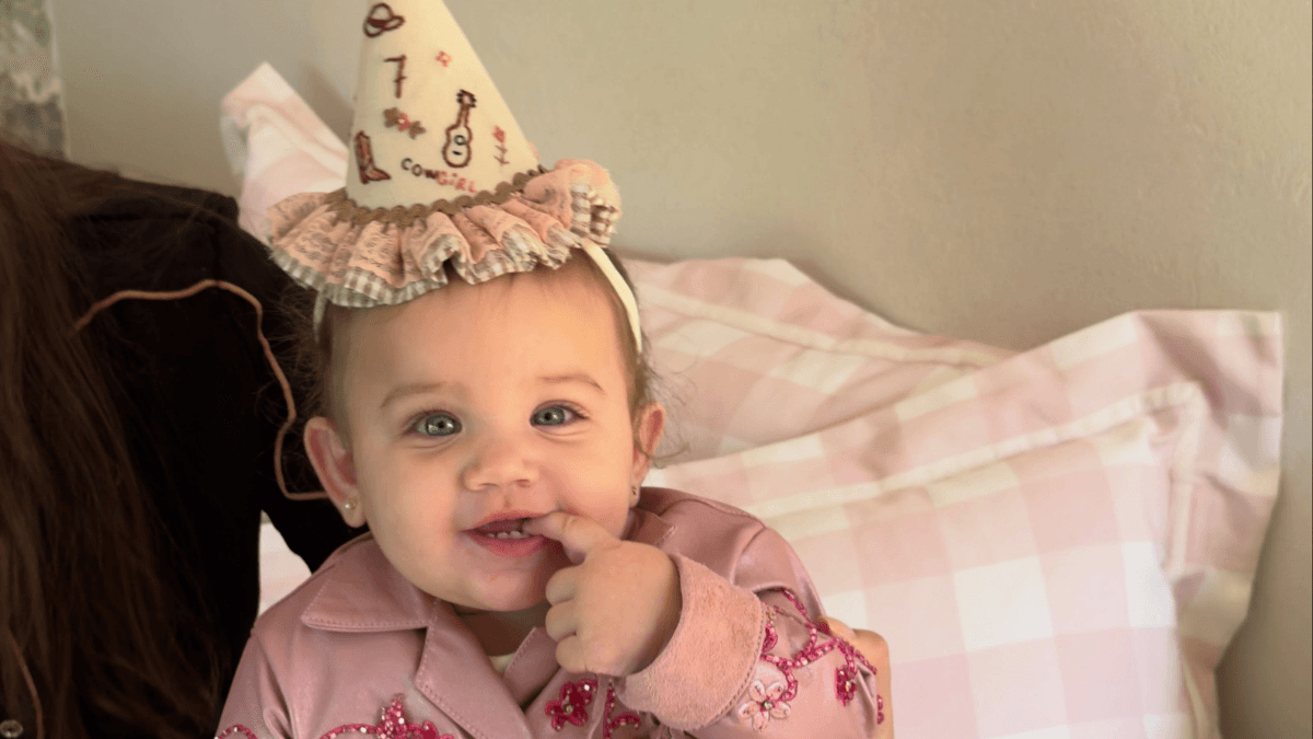 Zuza, filha de Rafa Kalimann, completa 7 meses