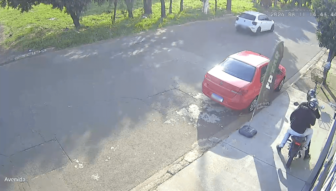 VÍDEO: assaltantes armados invadem loja de veículos em Hortolândia