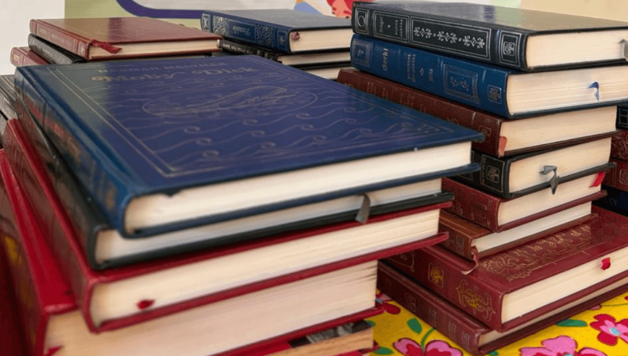 Livros didáticos e revistas não participam da atividade — Divulgação