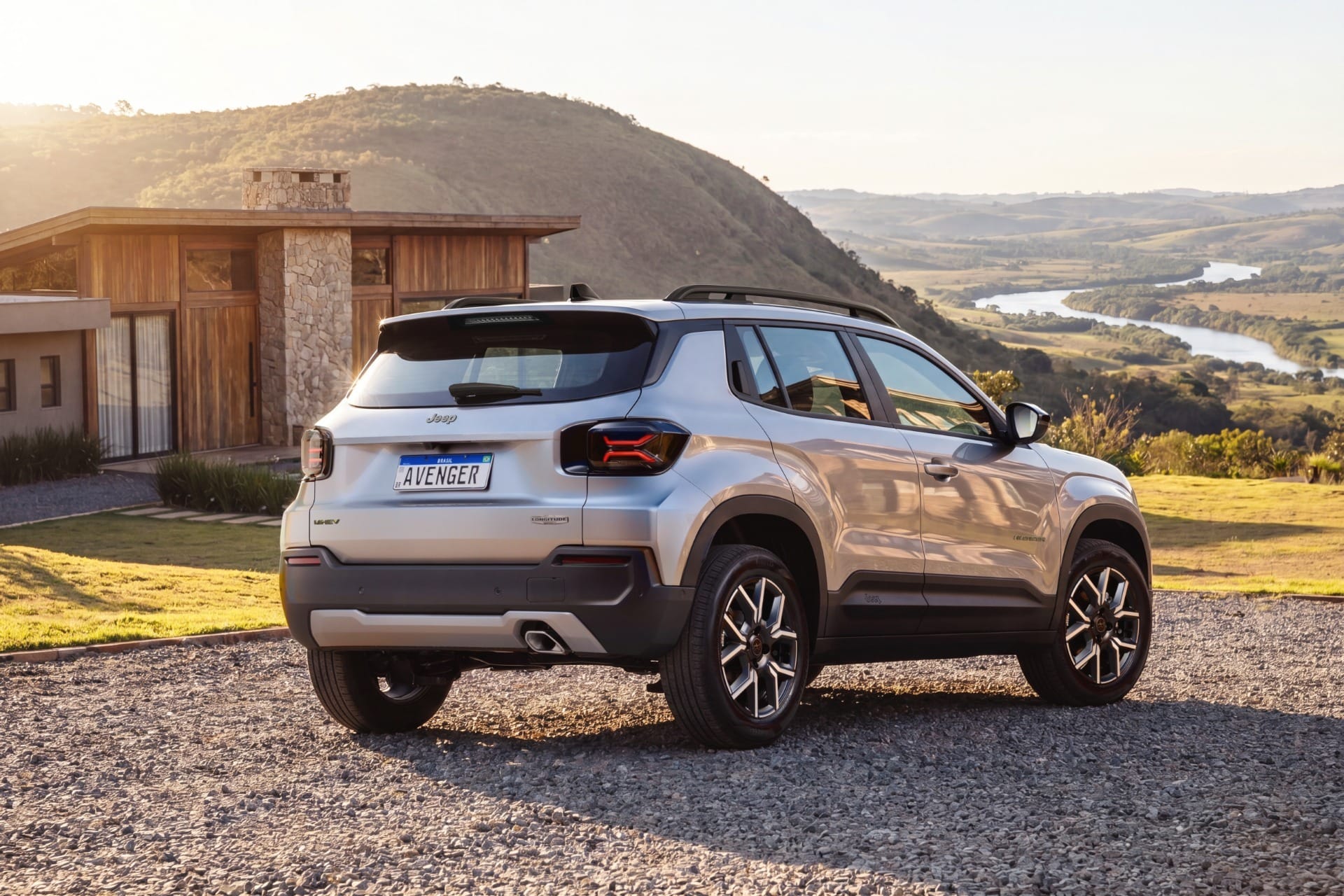 Jeep Avenger Longitude tem rodas de liga leve de 17 polegadas
