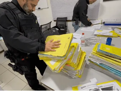 PF apreende R$ 26 mil e documentos em operação em Búzios