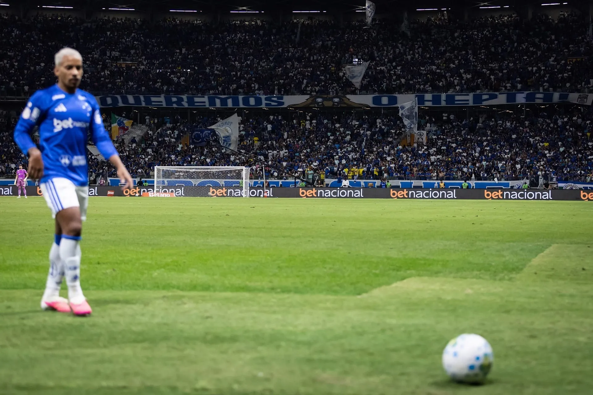 Todos os ingressos foram vendidos para duelo entre Cruzeiro e Flamengo