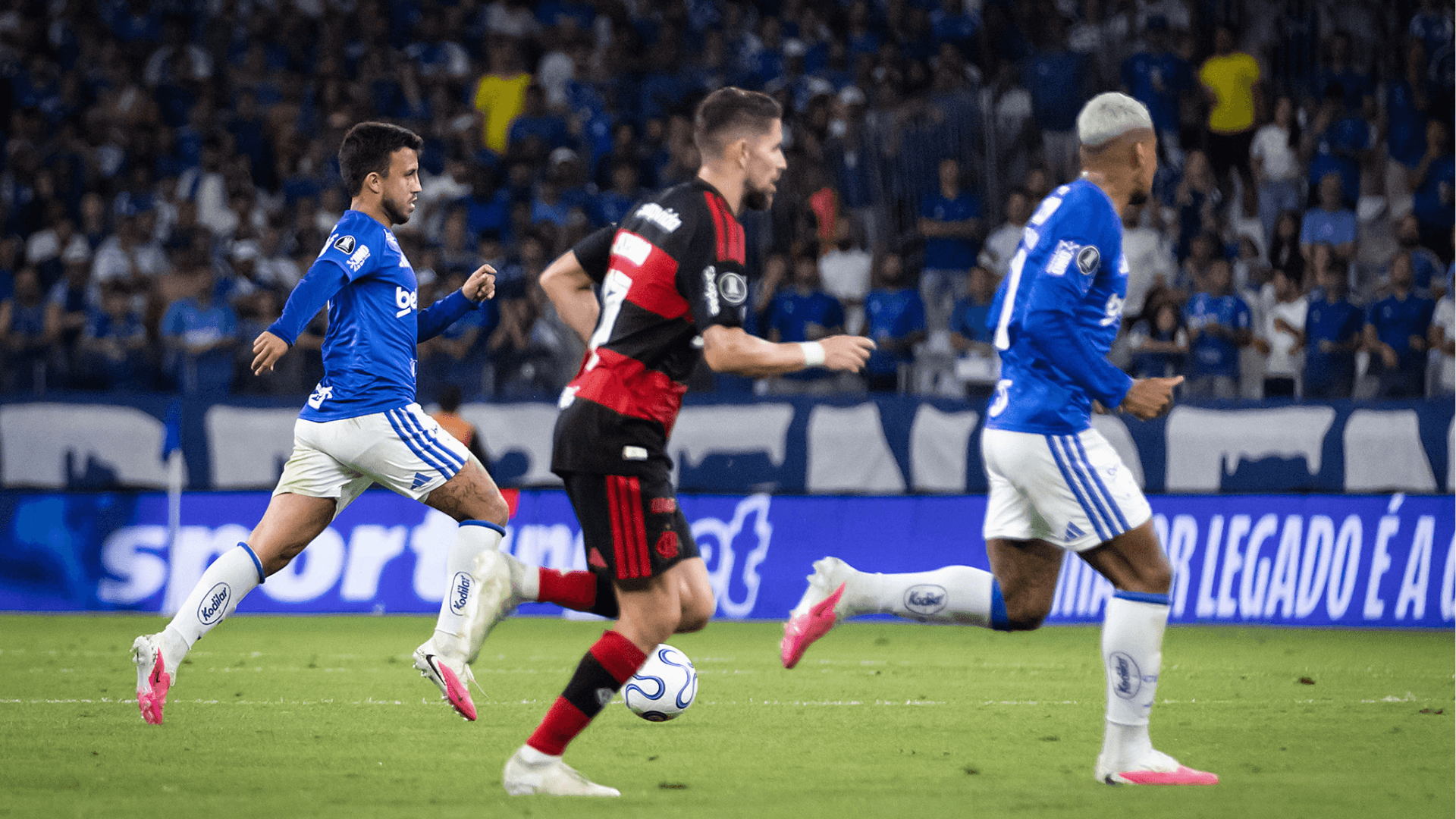 Jogador do Cruzeiro revela o que pensou após falta em Bruno Henrique