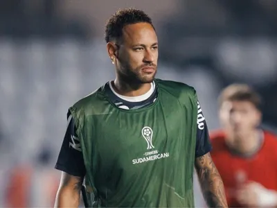 Neymar manda recado sobre jogo contra o Palmeiras no gramado sintético