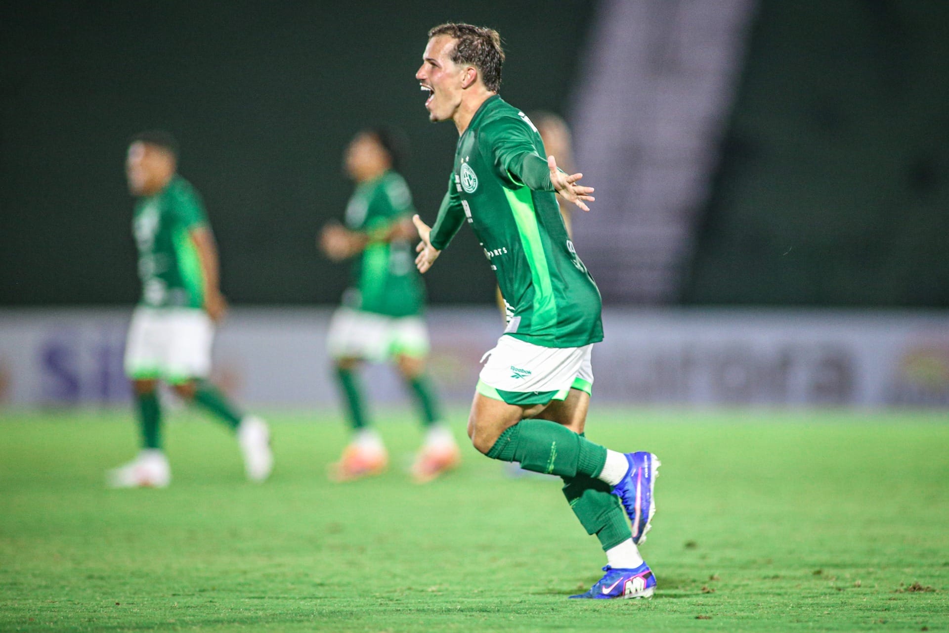 Cachoeira sofre lesão no joelho e desfalca Guarani em reta final da Série C