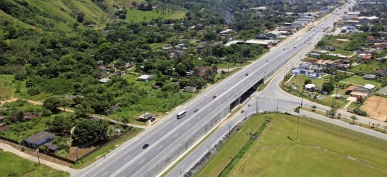 Terceira faixa da BR-101 é concluída após anos de obras paralisadas
