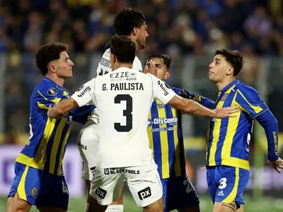 Rosario Central acusa torcida do Corinthians de ato racista e provocação