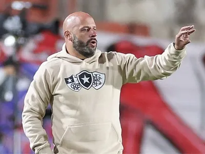 Botafogo anuncia demissão do técnico Franclim Carvalho