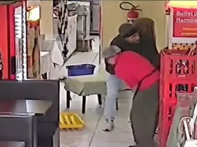 Mulher é esfaqueada pelo ex dentro do local de trabalho em Santa Catarina