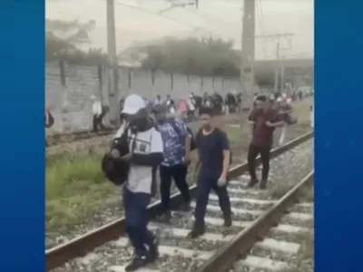 Trem da Linha 8-Diamante descarrilha em Osasco, na Grande SP