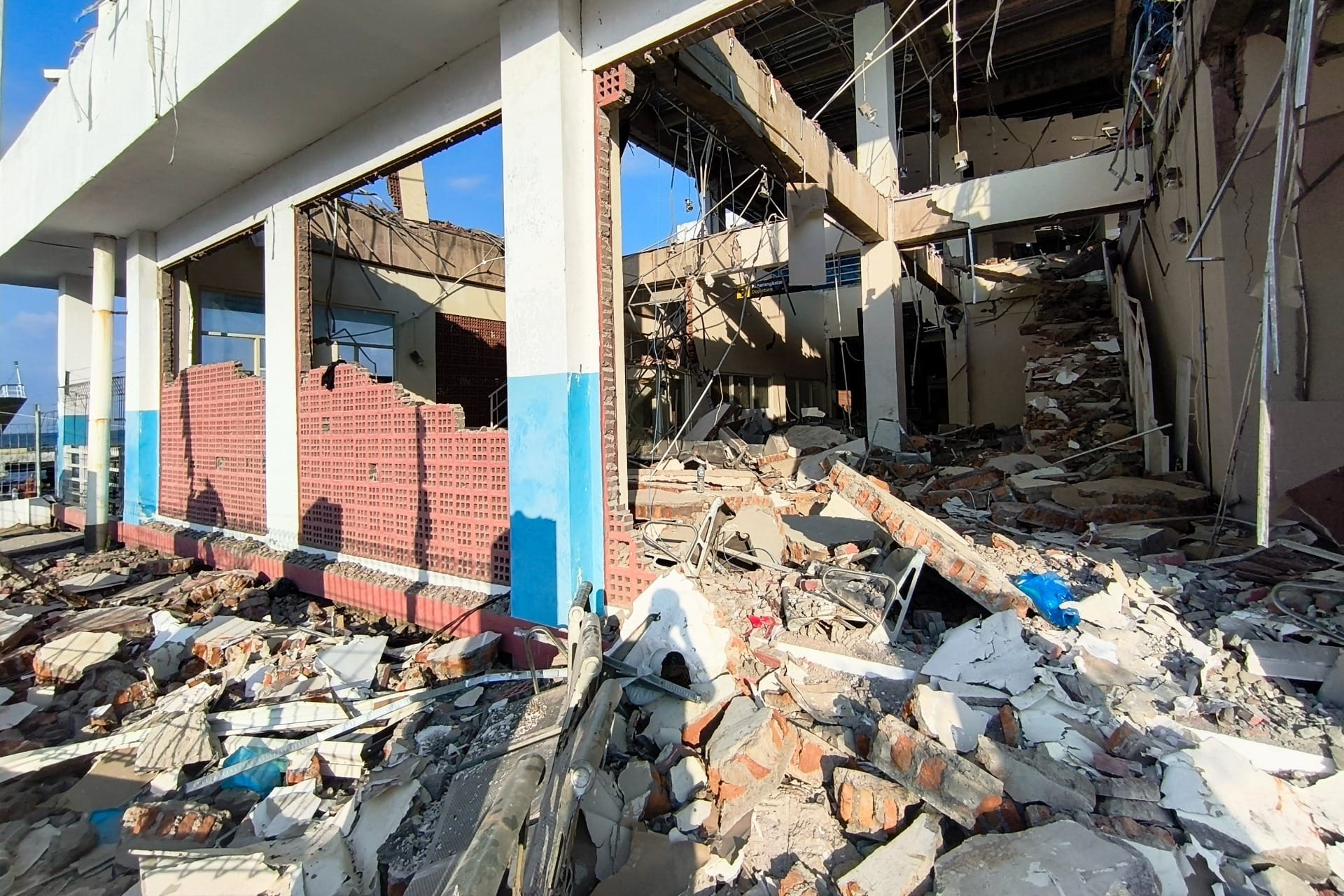 Terremoto de 7,7 mata ao menos 38 na região de Flores, na Indonésia