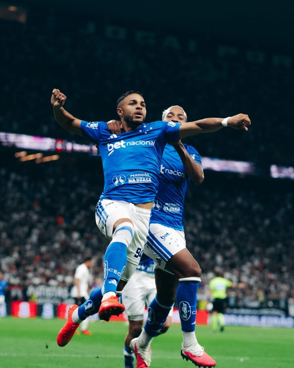 Atacante do Cruzeiro se emociona com gol: "Sentimento difícil de descrever"