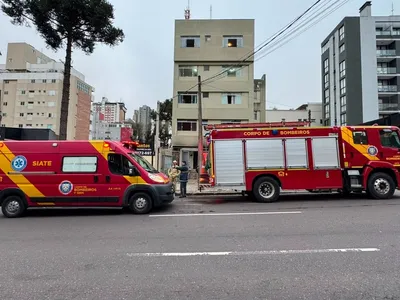Incêndio em prédio deixa seis feridos e causa pânico no Bigorrilho