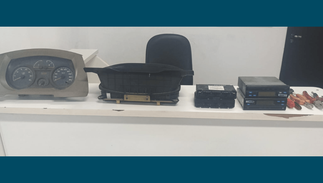 Materiais encontrados com os criminosos