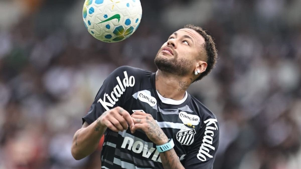 Neymar deixa o campo por um minuto em Vasco x Santos; entenda