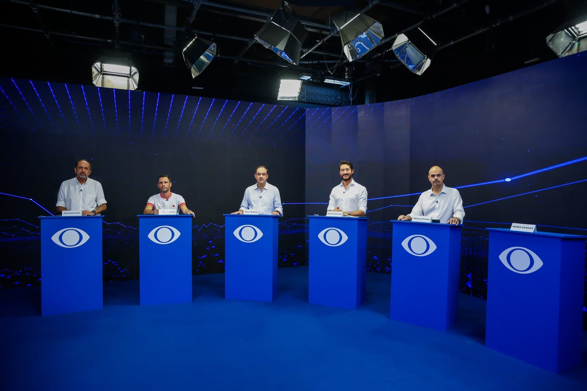 Dívida com a União, privatizações e segurança pública dominam debate em MG