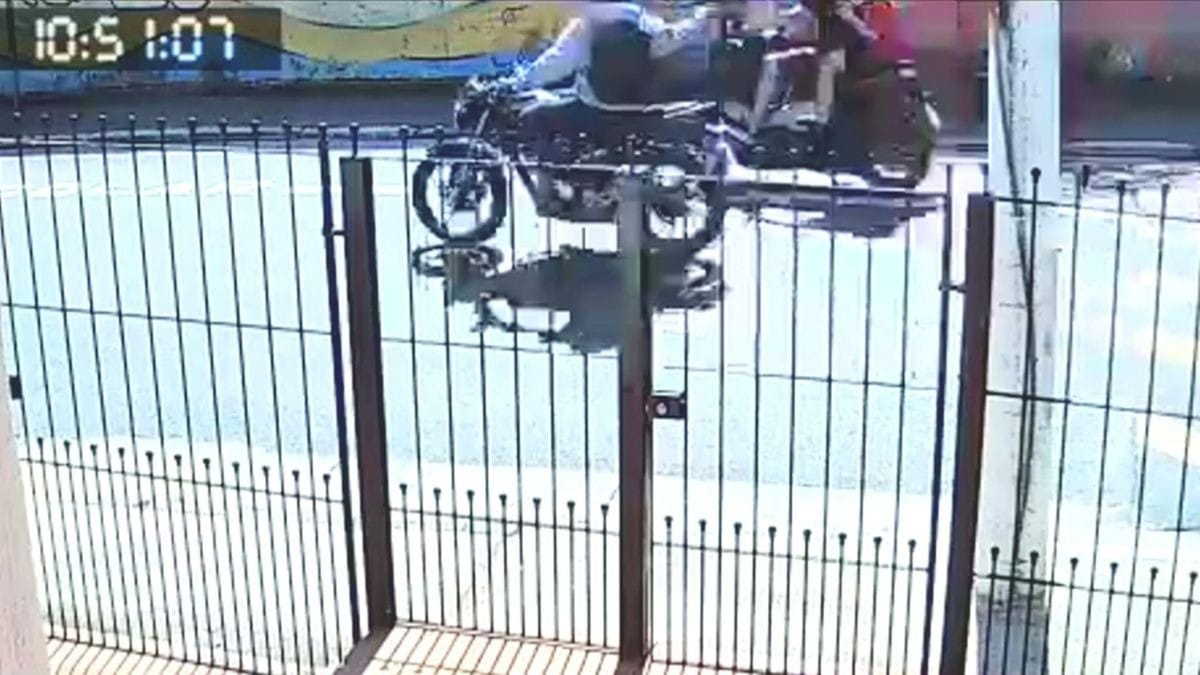 Corpo de filho de policial morto em tentativa de assalto é velado em SP