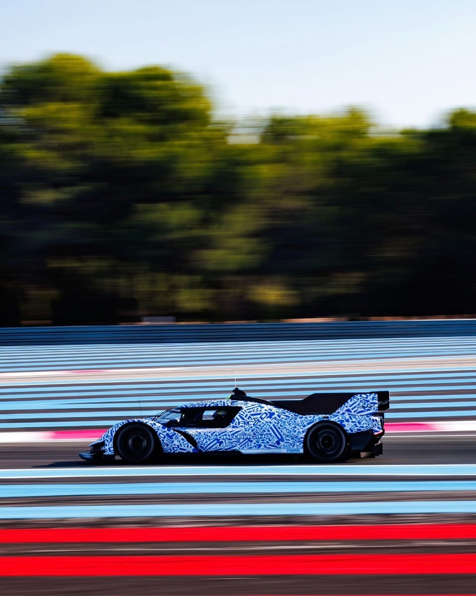 Ford revela novo Hypercar do WEC em primeiro teste na pista