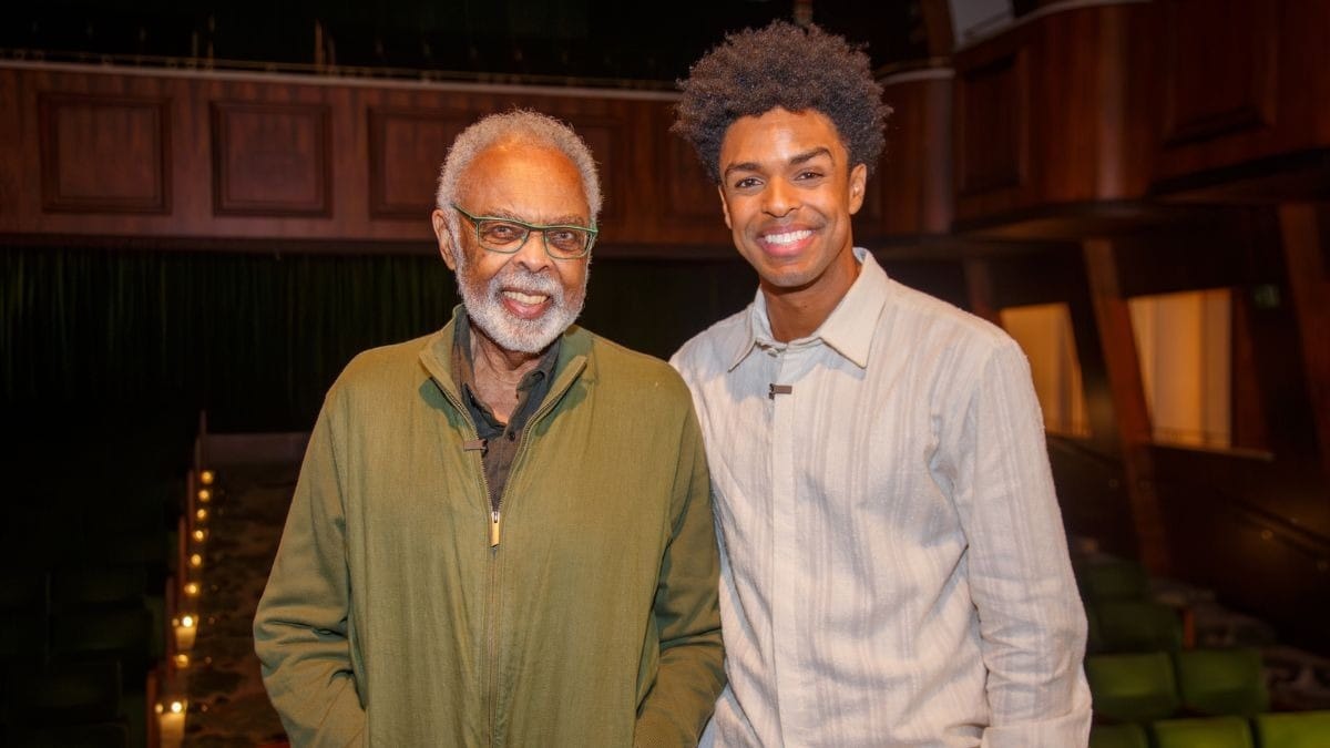 Gui Ventura vive Gilberto Gil em musical e revela conselho do cantor - QTU Questões do Universo