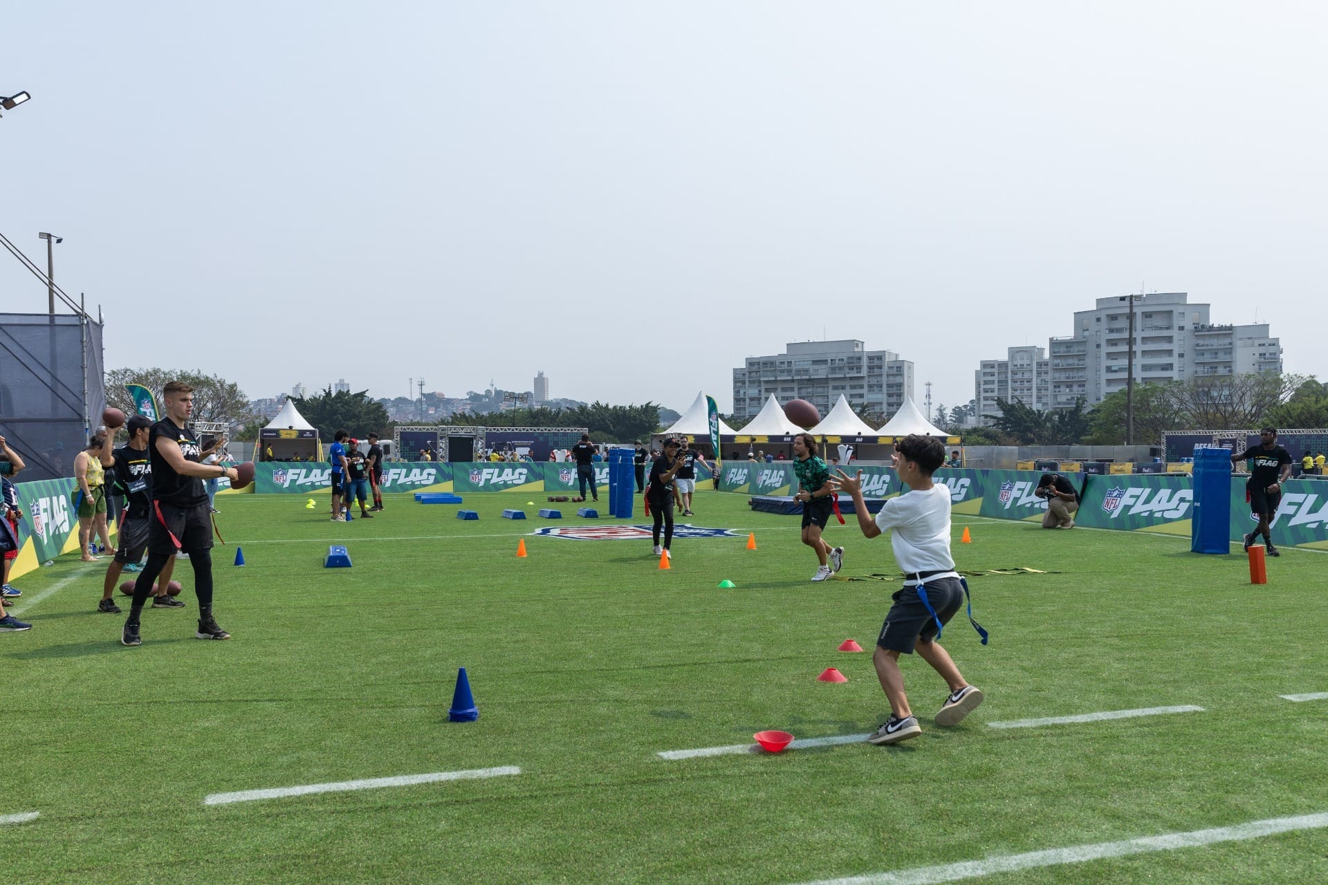 NFL leva flag football para escolas de Curitiba e do Paraná