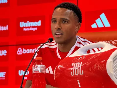 Sueco chega ao Internacional e diz que sonhava em jogar no Brasil