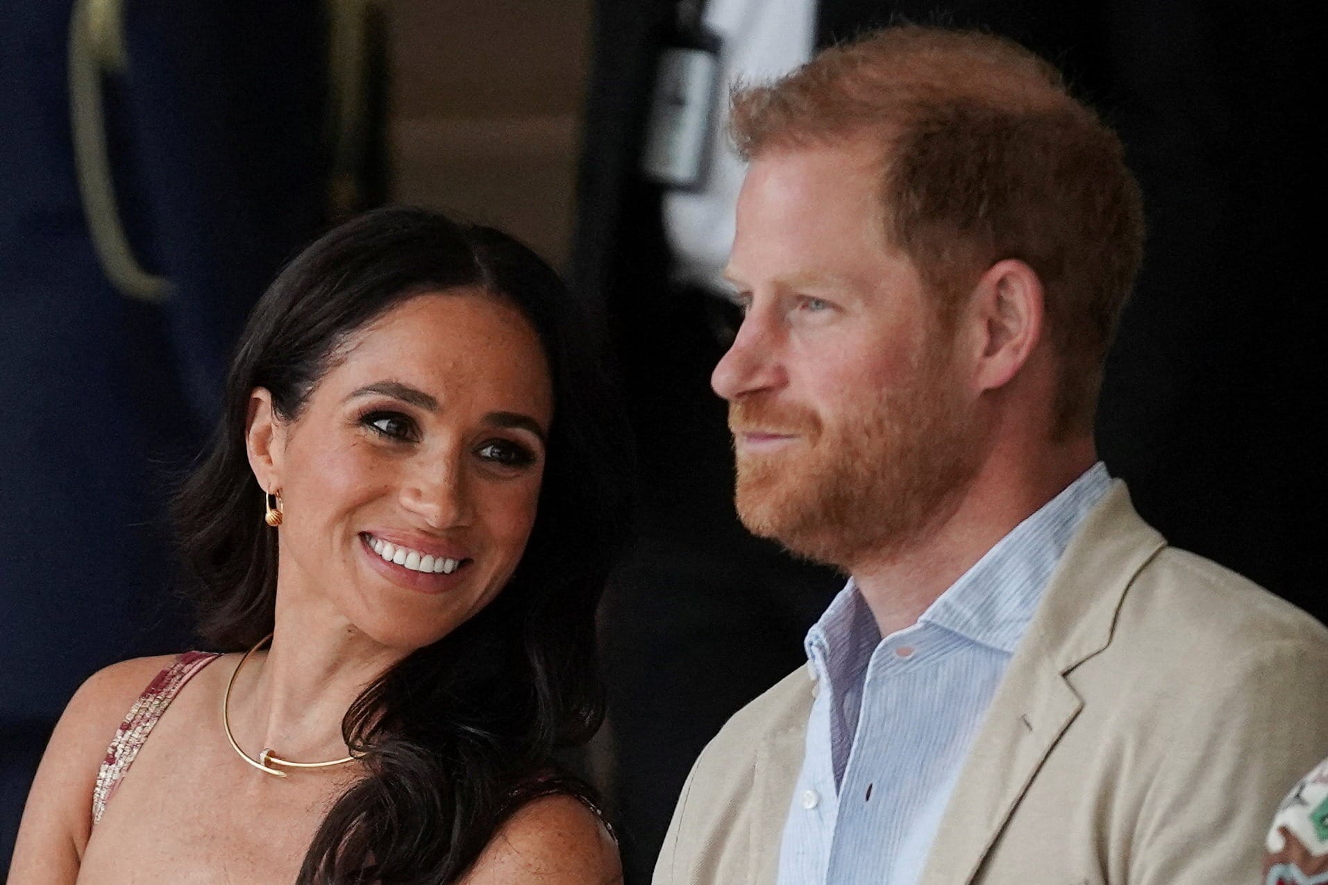 Príncipe Harry e Meghan vão voltar a morar no Reino Unido, diz jornal - QTU Questões do Universo