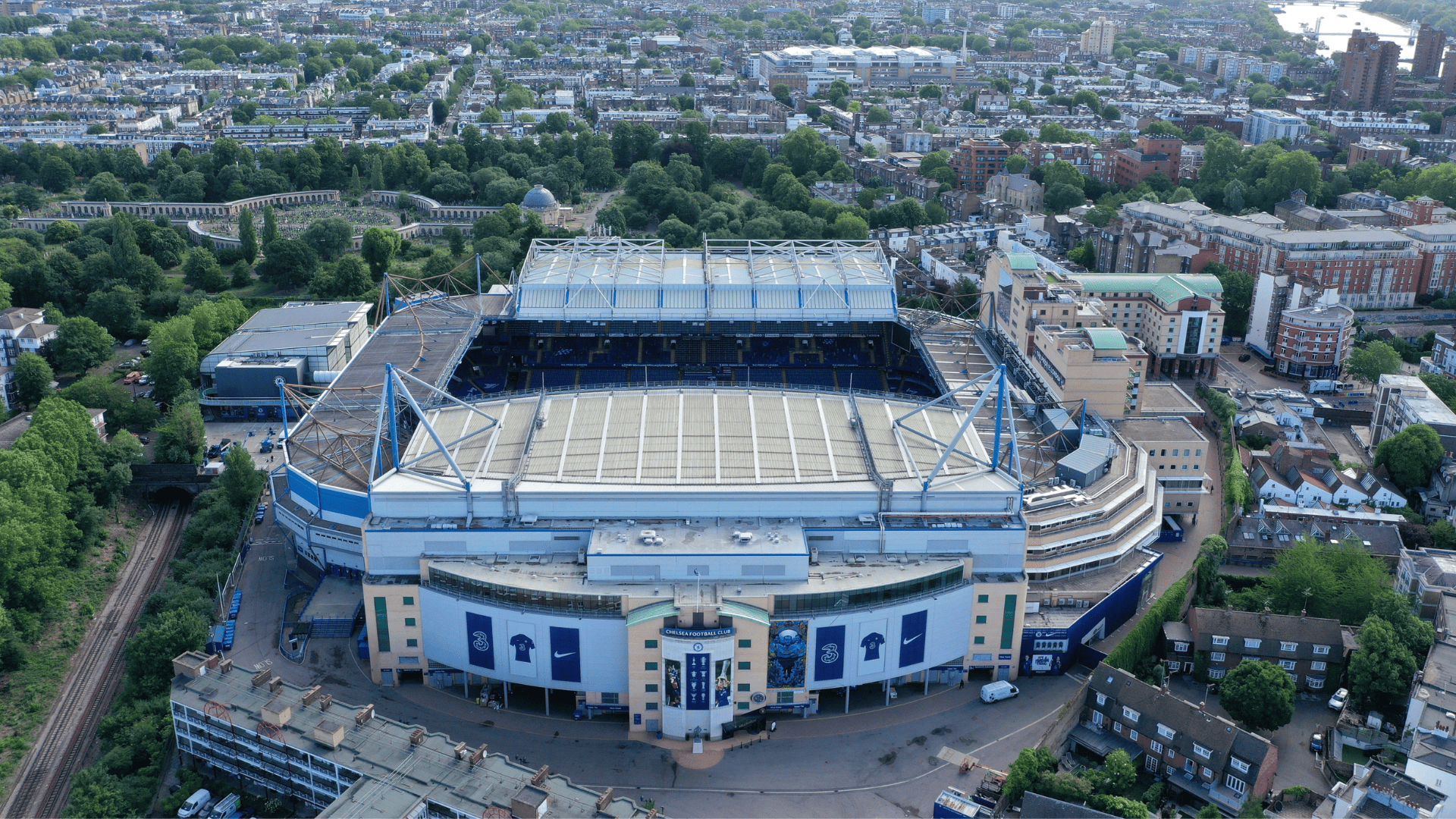 Estádio de R$ 35 bilhões aumenta crise entre donos do Chelsea; entenda - QTU Questões do Universo