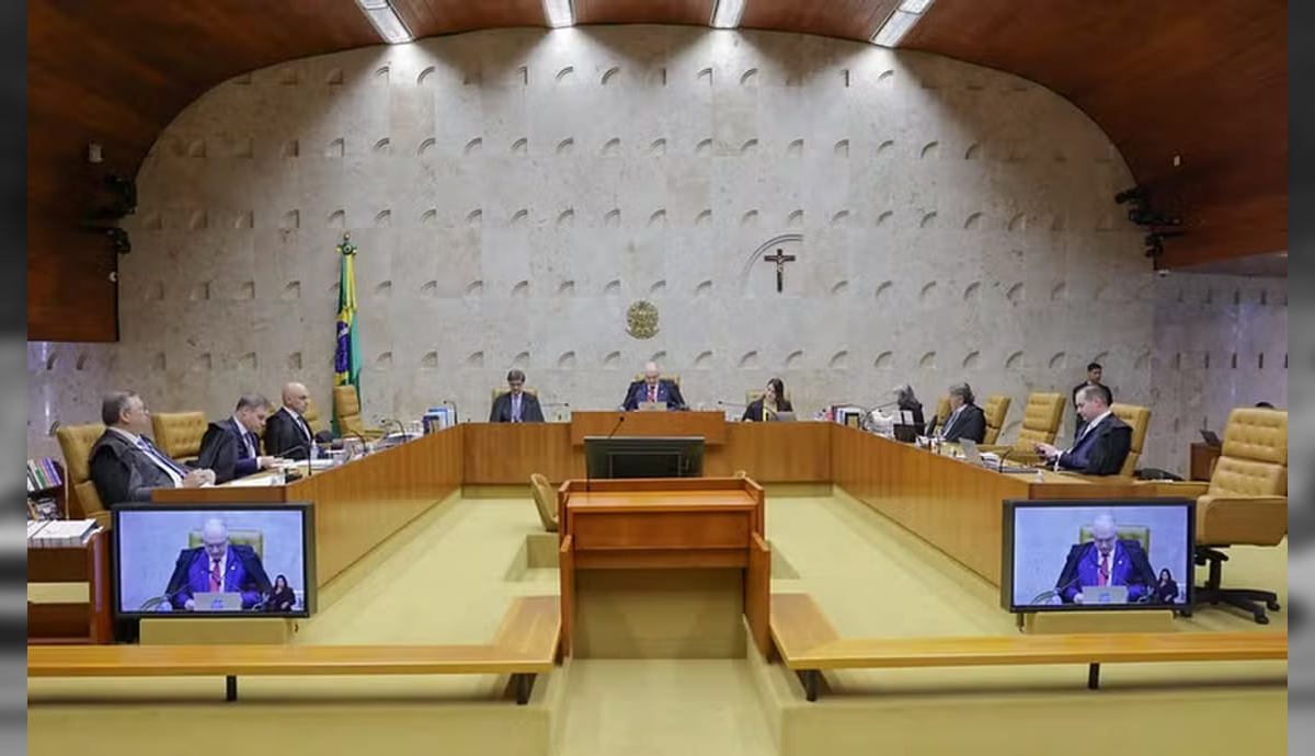 Limite aos “penduricalhos” é avanço, mas ainda insuficiente | Juliana Rosa - QTU Questões do Universo
