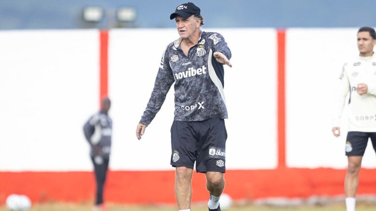 Após classificação, Cuca diz que Santos não vai abrir mão de competições