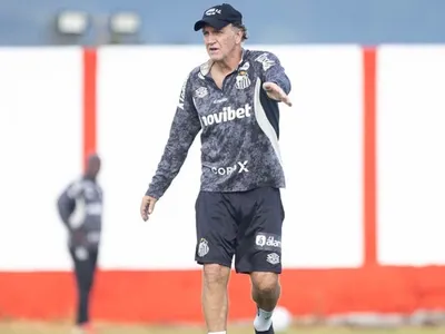 Após classificação, Cuca diz que Santos não vai abrir mão de competições