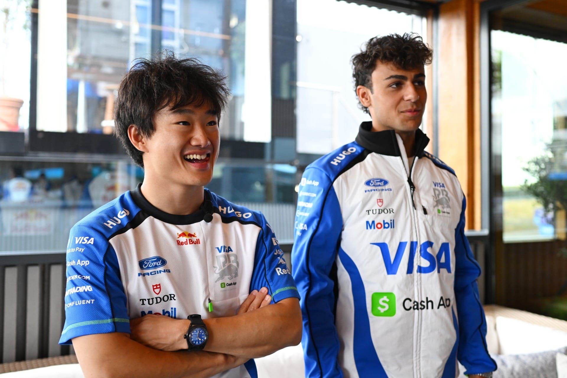Lindblad revela sentimento por Red Bull escolher Lawson no GP da Holanda - QTU Questões do Universo