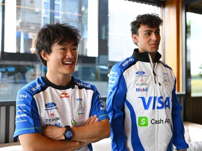 Lindblad revela sentimento por Red Bull escolher Lawson no GP da Holanda