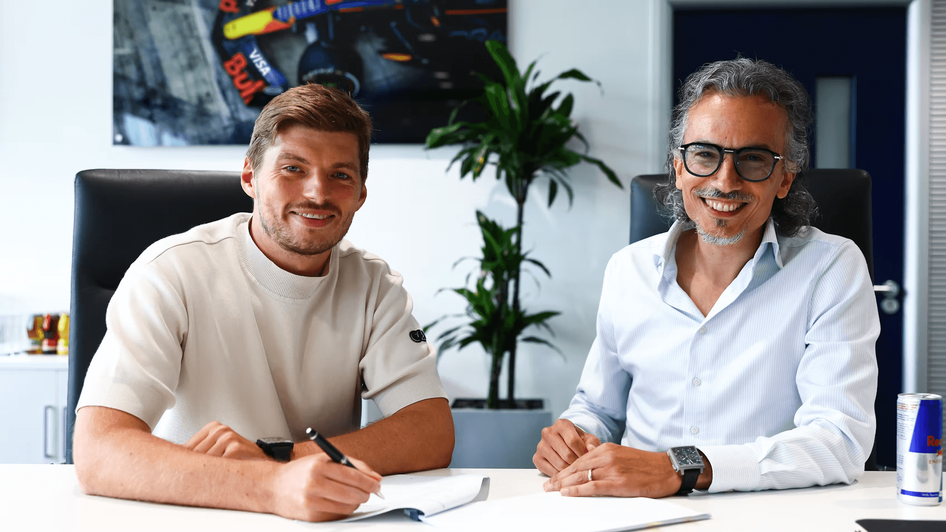 Verstappen renova com Red Bull até o fim da temporada de 2030