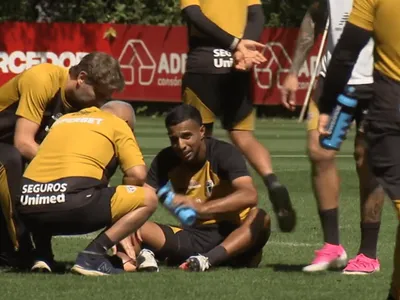 Dividida com Wendell tira Victor Sá de treino do São Paulo; veja lance