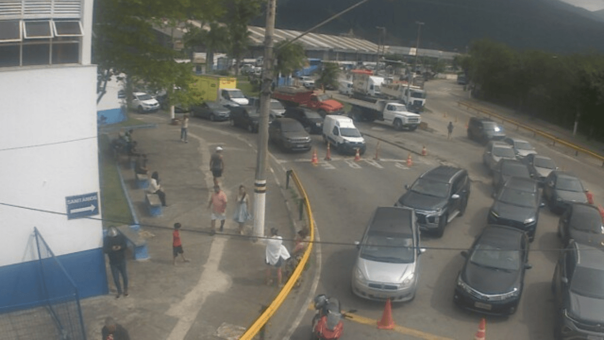 Balsa entre São Sebastião e Ilhabela é paralisada por ventos fortes