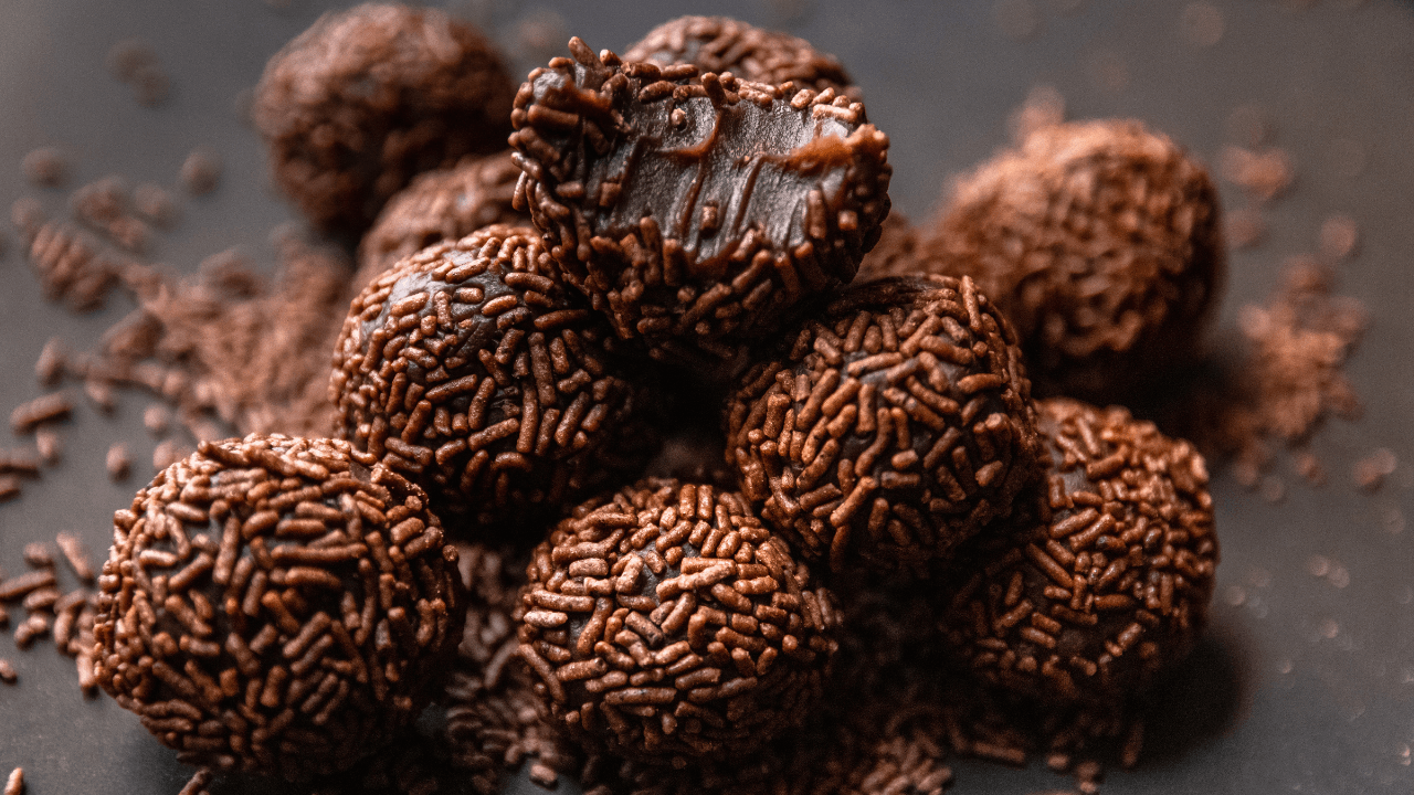 Faça brigadeiro com 3 ingredientes e acerte o ponto perfeito da receita