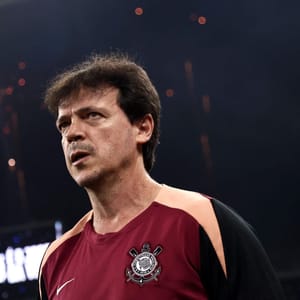 Diniz comenta semana turbulenta no Corinthians e manda recado à torcida