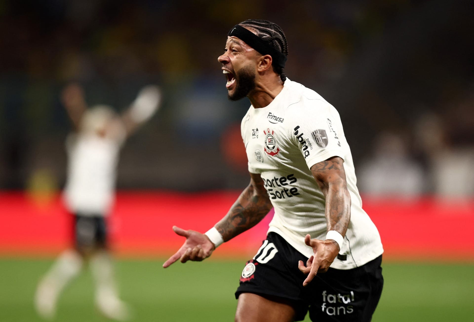 Zagueiro revela bastidores do gol decisivo do Corinthians