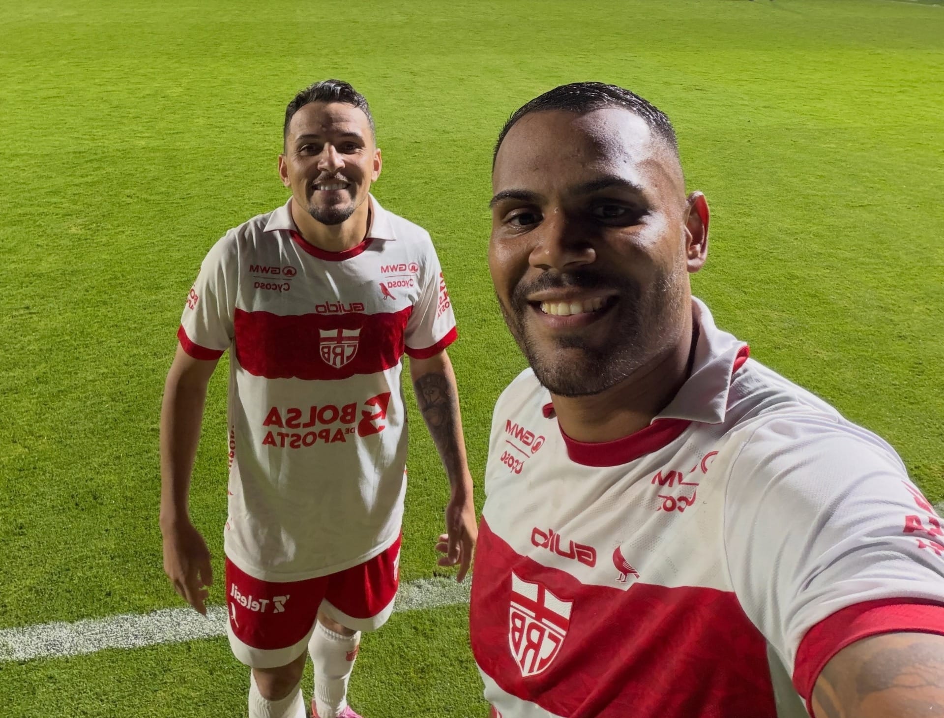 Artilheiro do Brasil chega a 25 gols no ano; veja top 10