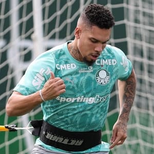 Paulinho treina, mas retorno contra o Bahia é incerto