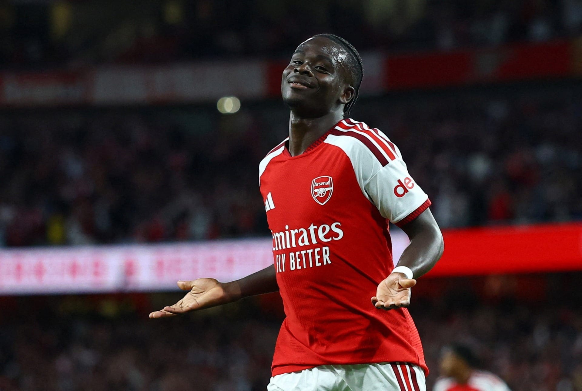 Arsenal domina Coventry City e estreia com vitória na Premier League