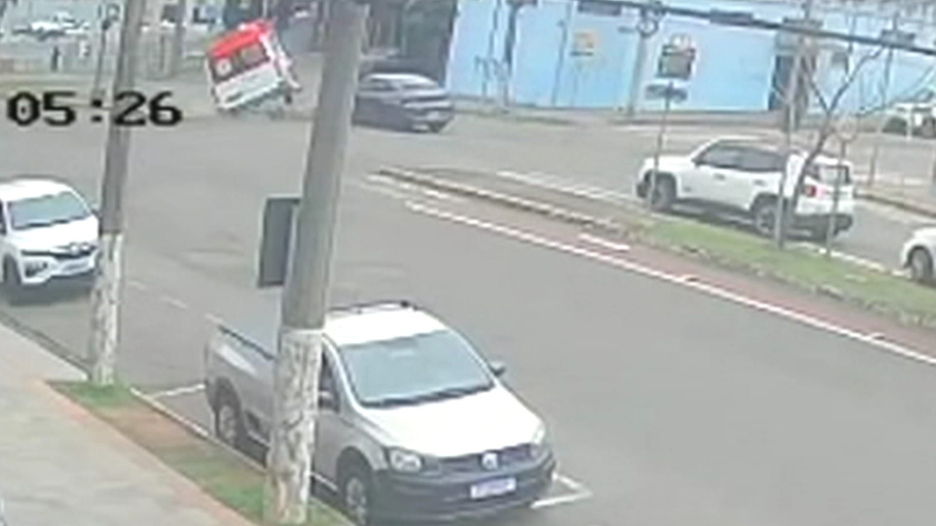 Acidente entre carro e ambulância deixa um morto e quatro feridos no RS - QTU Questões do Universo