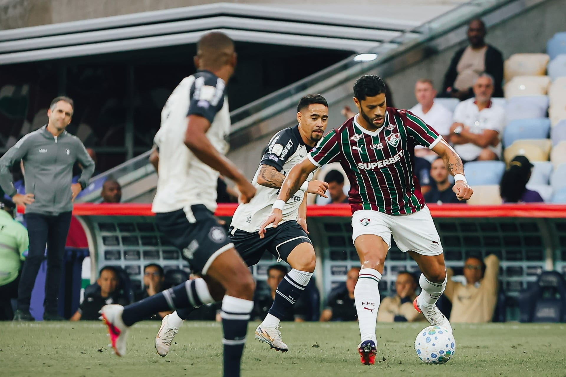 Fluminense vence Remo de virada com gol "sobrenatural" de Hulk - QTU Questões do Universo