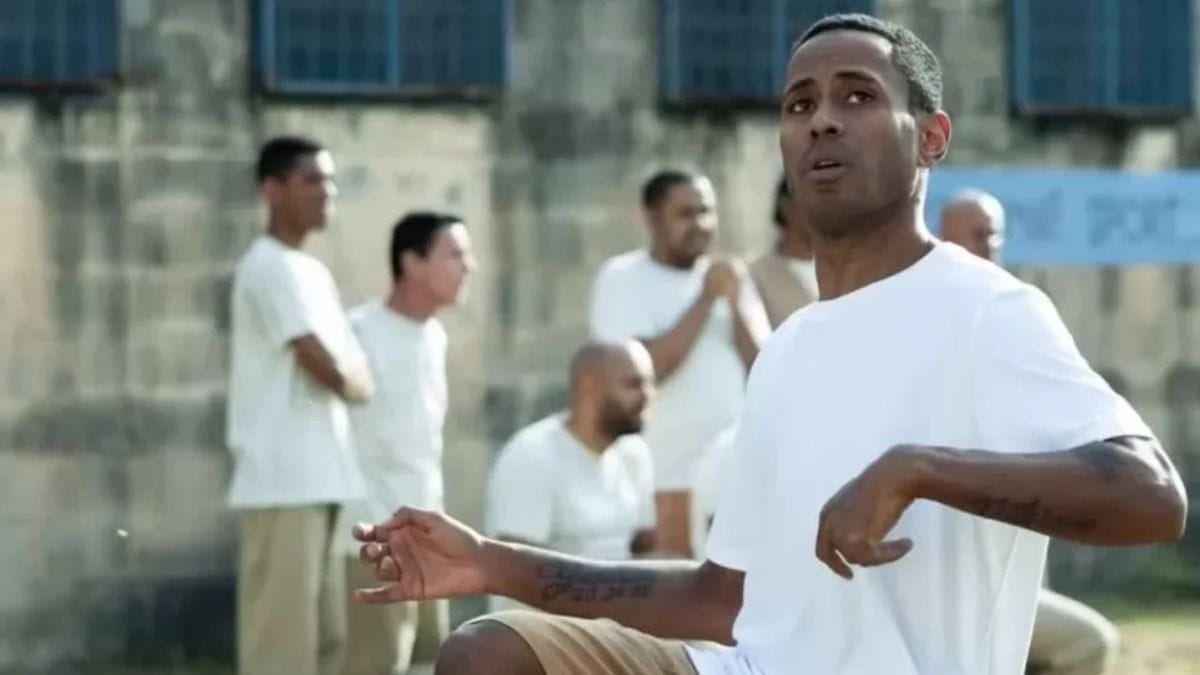 Ícaro Silva surge caracterizado como Robinho na série "Tremembé" - QTU Questões do Universo