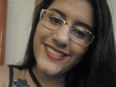 Brasileira de 33 anos é morta a facadas em seu apartamento na Irlanda