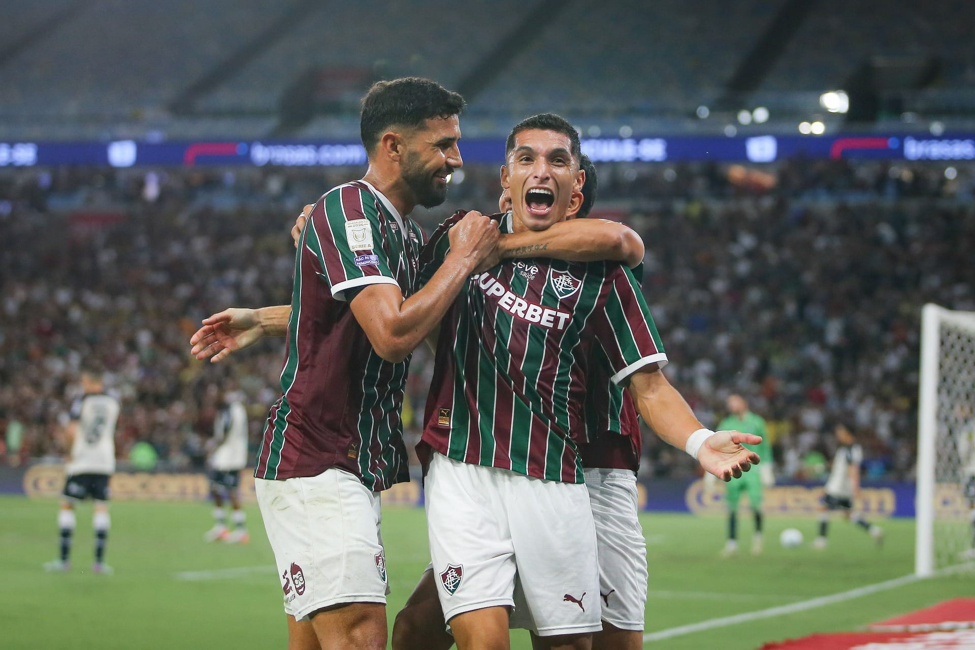 Serna celebra fase artilheira e invencibilidade sob Marcão