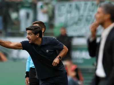 Abel comenta possível venda de Allan e manda recado à torcida do Palmeiras